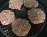 Foto langkah ke 5 dari resep Grilled burger patties.