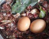Foto langkah ke 3 dari resep Pindang telor kulit bawang.