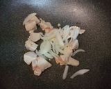 รูปขั้นตอนการทำที่ 1 ของ ไก่ผัดน้ำพริกเผา