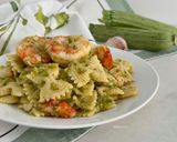 Foto del passaggio 5 della ricetta Pasta zucchine e gamberi