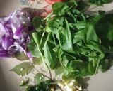 A picture of step 1 of Spinach Cheese Omelette.