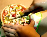 Foto del paso 6 de la receta: Gelatina con frutas encapsuladas en una sandía