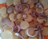 Foto del paso 1 de la receta: Pescado al tomate en torre de verduras