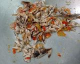 Foto langkah ke 4 dari resep Tumis Pindang Suwir Pedas.