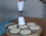 A picture of step 8 of Krembo.