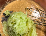 Foto del paso 4 de la receta: Budín de avena con manzana 🍏 y pasas (sin harina)