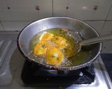 A picture of step 4 of Batata vada.