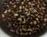A picture of step 2 of Black eyed beans/pea soup.