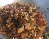 Foto langkah ke 2 dari resep Isian roti ayam pedas.
