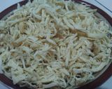 Foto langkah ke 1 dari resep Ayam suwir pedas manis.