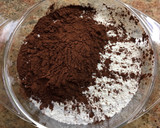 Foto del paso 2 de la receta: Cherry pie (pastel cerezas)de cacao 🍒