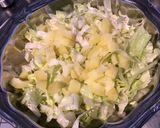 Une image de l'étape 6 de Salade composée marinée à l iceberg,pomme de terre,tomates séchées et tomme de brebis au poivre.