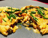 Foto del paso 5 de la receta: Tortilla de ajetes y gamba roja!!