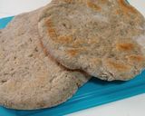 Foto del paso 4 de la receta: Pan árabe semi integral express:sin gluten, veggy y en sartén 😋