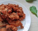 Foto langkah ke 4 dari resep Ayam Goreng Terasi Daun Jeruk.
