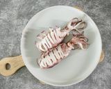 Hình bước làm 1 của món MỰC ỐNG HẤP & SỐT CHUA NGỌT