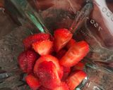 Foto del paso 1 de la receta: Batido de fresa 🍨🍓