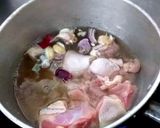 รูปขั้นตอนการทำที่ 4 ของ ไก่ต้มใบชะมวง