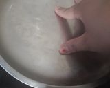 A picture of step 3 of 7 spoon unique cake.