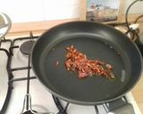 Foto del passaggio 2 della ricetta Spaghetti alla carbonara con ventricina piccante