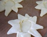A picture of step 9 of Savory Snack Bread: Cute Sunflower Shaped Hamburger Bread.