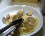 A picture of step 11 of Vongole Bianco - Clam Pasta.