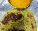 A picture of step 3 of Palak ka parantha.