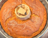 Foto del paso 7 de la receta: Bundt cake de dulce de leche