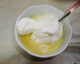 A picture of step 5 of White Roll Cake with White Chocolate.