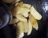 A picture of step 4 of Sookhe aloo baingan sabzi.