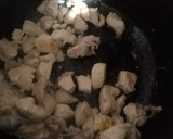 Foto del paso 2 de la receta: Pollo con verduras bañada en salsa bechamel