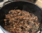 Foto del passaggio 5 della ricetta Ragù UMAMI