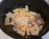 Foto del paso 2 de la receta Fideuá de chipirones, champiñones y gambas