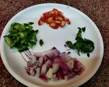 A picture of step 1 of Veg vermicelli.