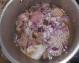 A picture of step 2 of Assorted meat pepper soup.