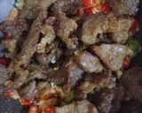Foto langkah ke 4 dari resep Oseng Daging Sapi Ketumbar.