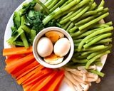 Hình bước làm 2 của món Rau Củ Luộc Chấm Nước Mắm Dằm Trứng Lòng Đào