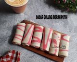 Foto langkah ke 6 dari resep Dadar gulung motif merah putih.
