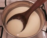 Hình bước làm 1 của món Panna Cotta Mật Ong& Thạch Trái Hồng