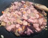 A picture of step 2 of Pappardelle al ragù di salsiccia e funghi.