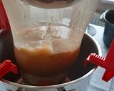 A picture of step 3 of Pink apple jelly with Christmas flavour.