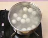 A picture of step 3 of Round Kushi-Dango for Moon-Viewing Parties.