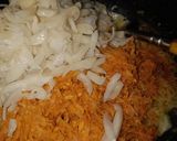 Foto langkah ke 5 dari resep Lumpia Isi Wortel Dan Jamur.