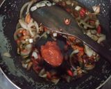 Foto langkah ke 3 dari resep Telur Ceplok Saus Tiram.