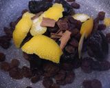 A picture of step 1 of Fruit soup.