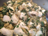 Pollo con setas y espinacas