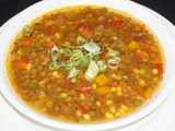 Sopa de lentejas vegana a la jardinera