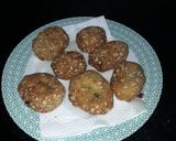 Foto del paso 5 de la receta: Croquetas de arroz y pollo(restos de la heladera)