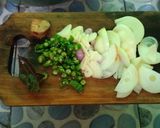 Foto langkah ke 3 dari resep Tumis Kikil Kentang 🥔.