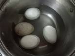 Cháo trắng trứng muối bước làm 1 hình